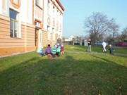 Výsadba u MŠ 2015 - sponzorováno firmou PAJR s.r.o.Vlkava